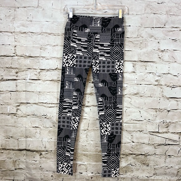 LuLaRoe Pants - LULAROE  Leggings “ONE SIZE”